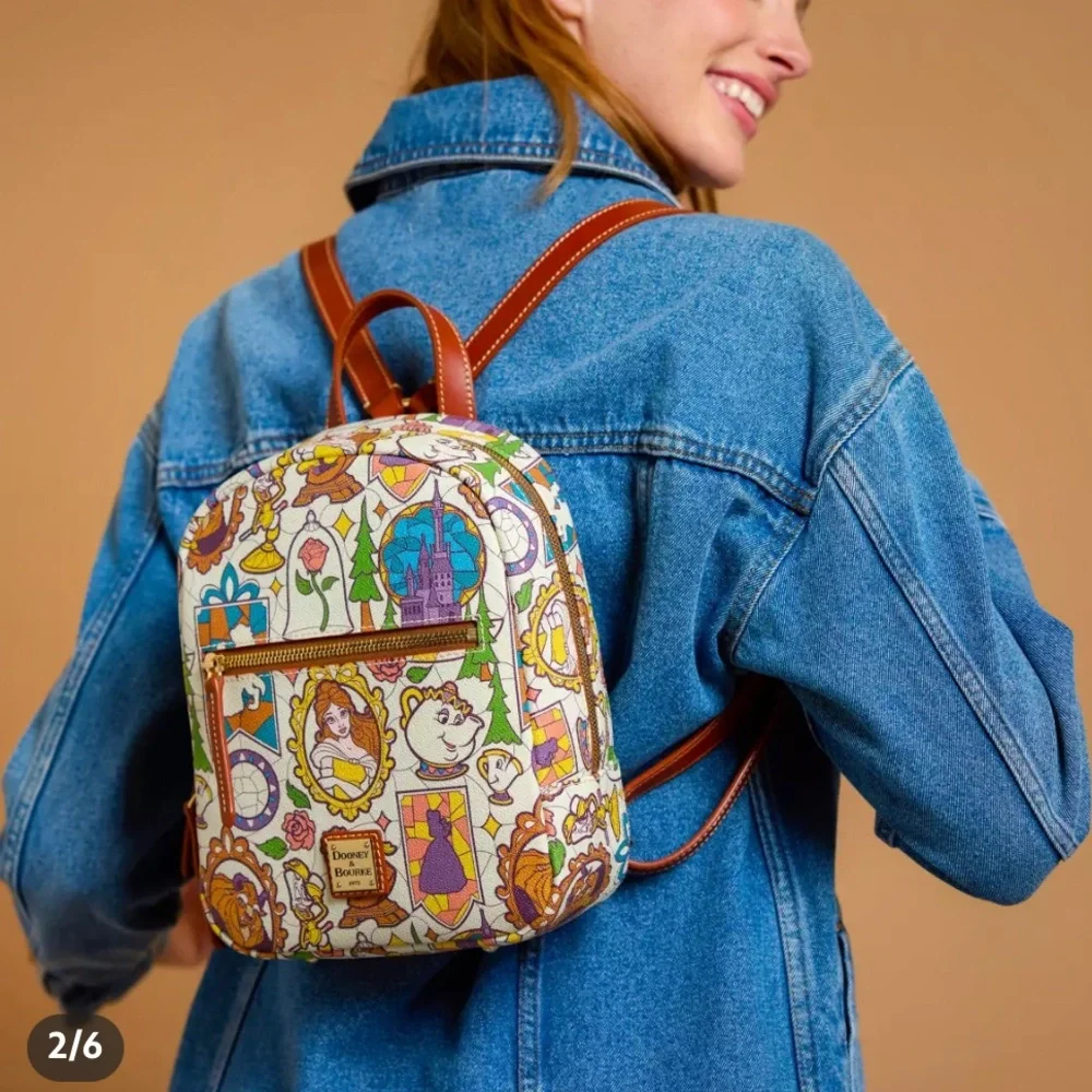 Dooney & Bourke nwt beauty